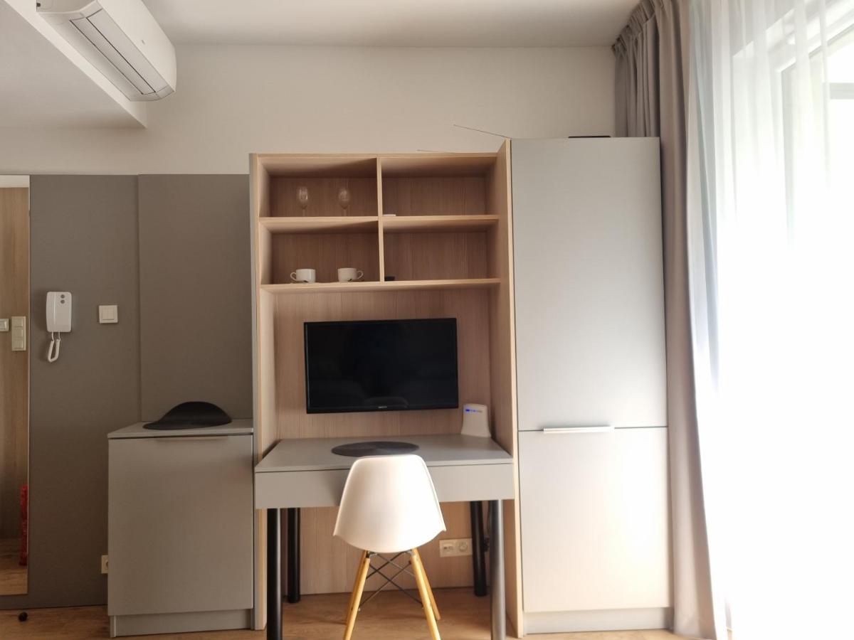 Aparthotel In Warsaw Very Close To The City Center, Free Underground Parking, Wifi, Air Conditioning, Balcony Exterior photo